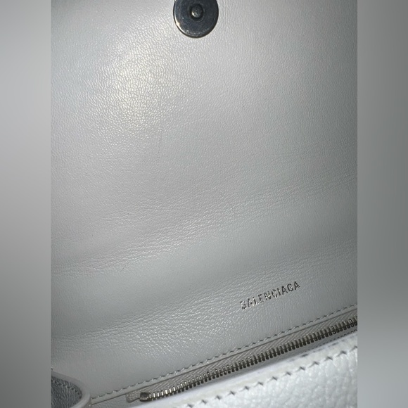 Balenciaga Hourglass SMALL. Willing to negotiate price. - Picture 7 of 9